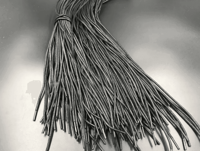 899002 Шнурки з поліестеру просочені воском круглі 150см чорні