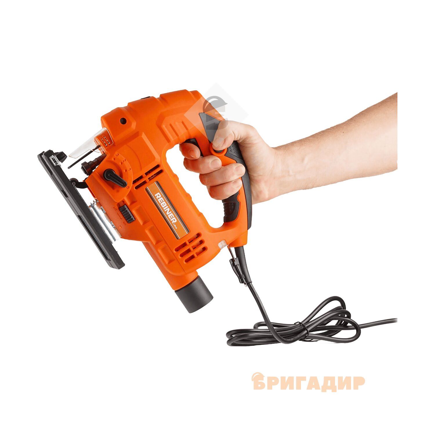 Лобзик Rebiner RJS-1350 в роботі